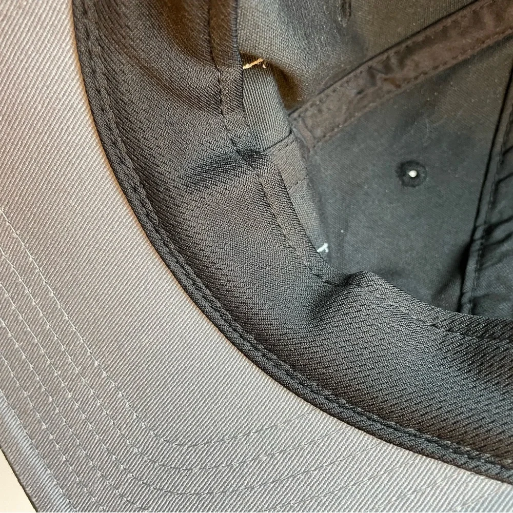 Adidas climate black three stripe life hat. - Picture 4 of 7